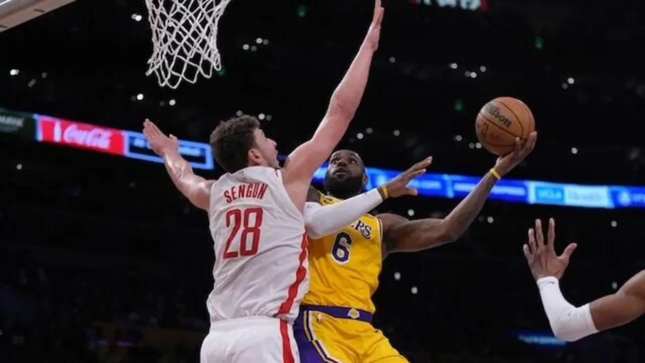Alperen Şengün, double-double yaptı; Rockets, Lakers'a kaybetti