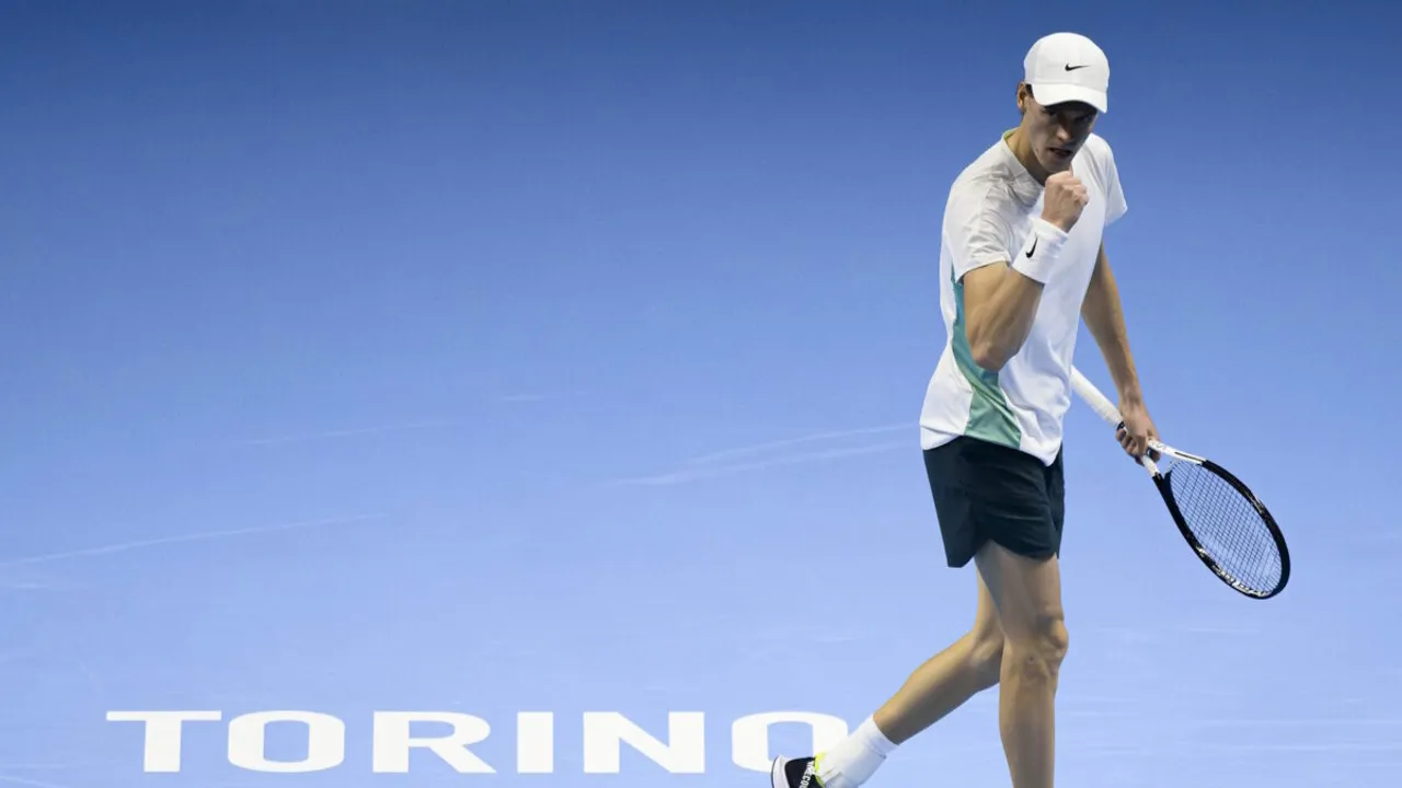 ATP Finalleri: Jannik Sinner, 3 setlik dramatik yarı finalde Medvedev'i yendi