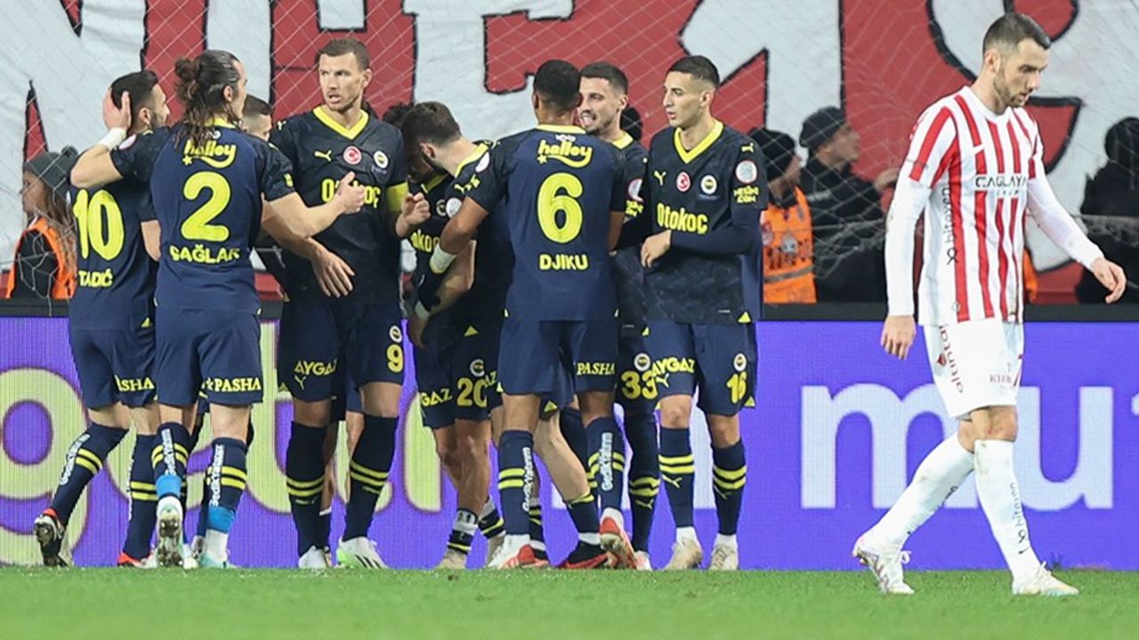 Kanarya zorlu deplasmanda galip! Antalyaspor-Fenerbahçe: 0-2