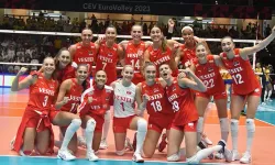 Filenin Sultanları, Avrupa Şampiyonası’nda 2'de 2 yaptı! Türkiye-Azerbaycan voleybol maç sonucu: 3-0