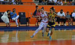 ÇBK Mersin sezona Fenerbahçe Alagöz Holding'i yenerek başladı