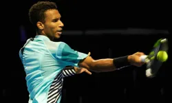 Paris Masters | Auger-Aliassime'nin galibiyet serisi devam etti, 2. turda Tsitsipas ile karşılaşacak