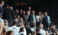 Protestolara dayanamadı! Büyükeşi, Beşiktaş - Lugano maçından ayrıldı
