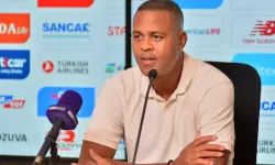 Patrick Kluivert, Trabzonspor maçı hakkında konuştu: Sahamızda onlara ne kadar zorluk yaşatabileceğimizi biliyorlar