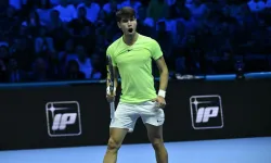 ATP Finalleri: Alcaraz, Medvedev'i devirdi; Djokovic ile eşleşti