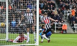 Newcastle United, Arsenal'i tek golle geçti