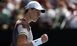 Jannik Sinner, Novak Djokovic'i yenerek finalist oldu