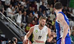 Anadolu Efes, çekişmeli maçta Manisa BŞB'yi devirdi