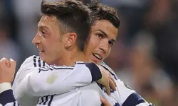 Mesut Özil'in beğeni yağan paylaşımına Cristiano Ronaldo'dan yorum