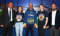 Fenerbahçe Başkanı Ali Koç, Avrupa şampiyonu boksörlerle görüştü