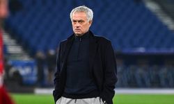 Jose Mourinho itiraf etti: Orada kalmam hataydı