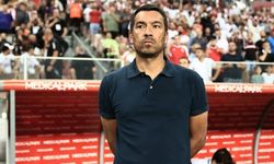 Van Bronckhorst'tan flaş Arda Turan açıklaması!