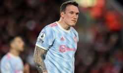 Phil Jones futbola veda etti