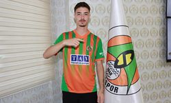 Alanyaspor 17'lik forvete imza attırdı!