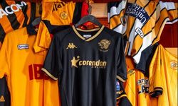 Hull City'den 120. yıla özel forma!