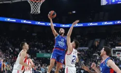 Anadolu Efes, Kızılyıldız'ı farklı devirdi!