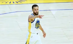 Stephen Curry'den ilk: 4000 üçlük barajını geçti!