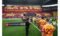 Başakşehir'den örnek davranış: Şampiyona alkış!