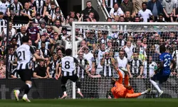 Newcastle, 10 kişi Chelsea'yi geçti