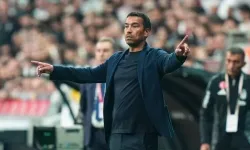 Van Bronckhorst Liverpool'a gidiyor!