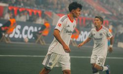 Eintracht Frankfurt, 9 Kişi Kalan Leverkusen’e 3-1 Yenildi