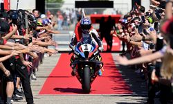 Toprak Razgatlıoğlu, İspanya’da ilk yarışı kazandı!