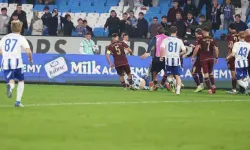 Trabzonspor-Helsinki maçında büyük gerginlik! Tribünlere hareket çekti, ortalık karıştı
