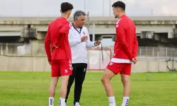 Karşıyaka Teknik Direktörü Burhanettin Basatemür: "Yarışı Bırakmayacağız"