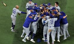 World Series şampiyonu Los Angeles Dodgers!