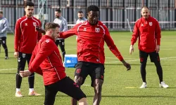 Samsunspor, Kasımpaşa maçı için İstanbul’a hareket etti