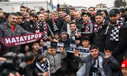Beşiktaş Başkanı Serdal Adalı’dan Hatay’daki Depremzedelere Ziyaret
