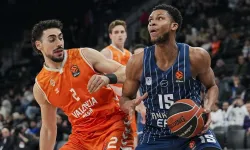 Valencia’yı yenen Anadolu Efes, 9 maç sonra kazandı