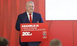 Armand Duka, Arnavutluk Futbol Federasyonu (FSHF) başkanlığına yeniden seçildi.