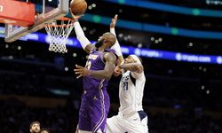 Lakers Kazandı: LeBron Tarihe Geçti