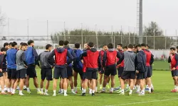 İran Milli Takımı Antalya’da Kampa Girdi! Dünya Kupası Belirsizliği Sürüyor