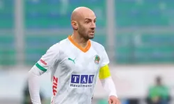 Efecan Karaca Ameliyat Edildi