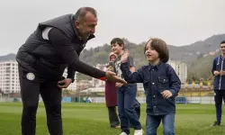 Otizmli Bireylerden Rizespor’a Anlamlı Ziyaret