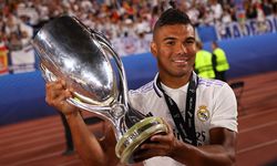 Manchester United Casemiro'yu renklerine  bağladı