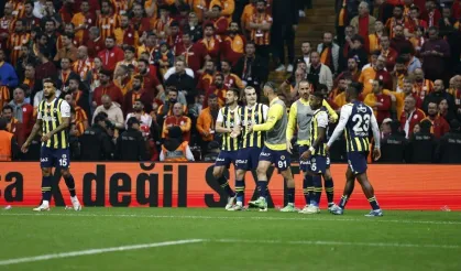 Son dakika Fenerbahçe haberi: Transfer bombaları peş peşe! Yıldız golcü Fener'e...