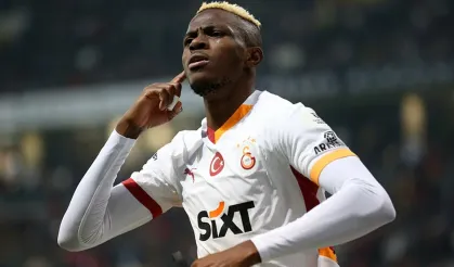 Osimhen'in olaylı gecesi: Gazetecilere saldırdı!