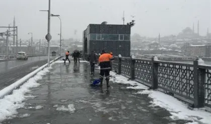 Vali açıkladı: İstanbul'da okullara kar engeli!