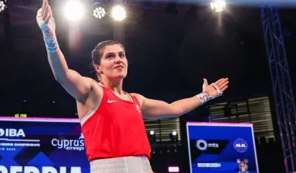 Tarihi başarı: Busenaz Sürmeneli dünya şampiyonu oldu!