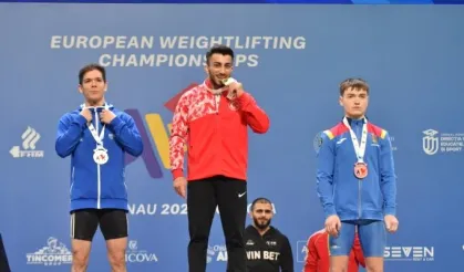 Milli halterci Harun Algül altın madalya kazandı