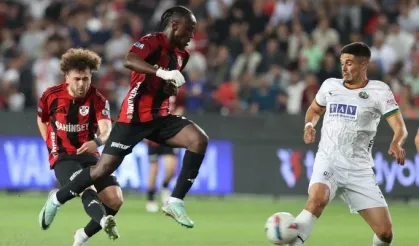 Alanyaspor kazandı: Küme düşme hattı karıştı!