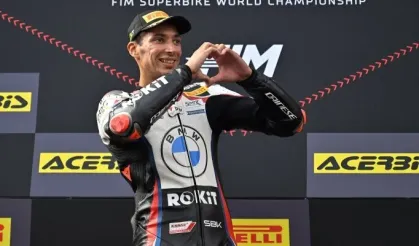 Toprak Razgatlıoğlu, İngiltere'de yine zirvede!