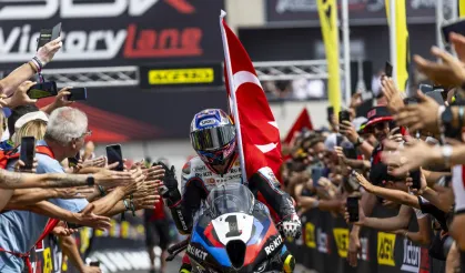 Toprak Razgatlıoğlu, Superbike Macaristan ayağında kazandı