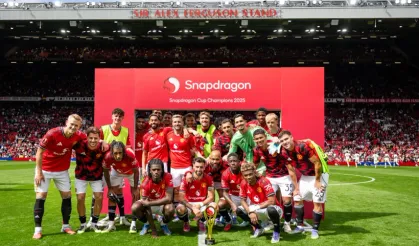 Altay Bayındır penaltı kurtardı: MANU sezona kupayla başladı