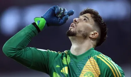 Altay Bayındır, Premier Lig tarihine geçti