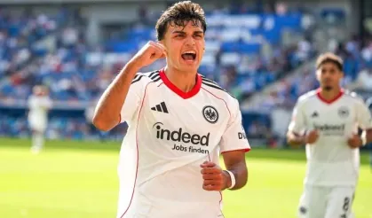 Can Uzun attı: Frankurt 3 puana uzandı