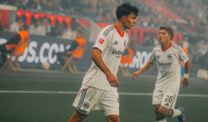 Eintracht Frankfurt, 9 Kişi Kalan Leverkusen’e 3-1 Yenildi